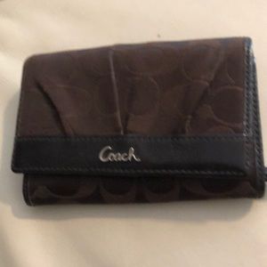 Coach wallet brown 6x4.5 inches